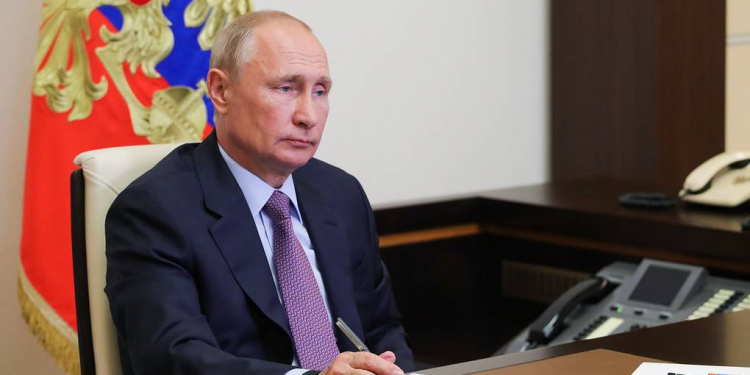 MOSCOW REGION, RUSSIA - JUNE 25, 2020: Russia's President Vladimir Putin holds a meeting with members of the Russian Civic Chamber via video link from Novo-Ogarevo residence. Mikhail Klimentyev/Russian Presidential Press and Information Office/TASS

Ðîññèÿ. Ìîñêîâñêàÿ îáëàñòü. Ïðåçèäåíò Ðîññèè Âëàäèìèð Ïóòèí ïðîâîäèò âñòðå÷ó ñ ÷ëåíàìè Îáùåñòâåííîé ïàëàòû Ðîññèè â ðåæèìå âèäåîêîíôåðåíöèè â Íîâî-Îãàðåâî. Ìèõàèë Êëèìåíòüåâ/ïðåññ-ñëóæáà ïðåçèäåíòà ÐÔ/ÒÀÑÑ